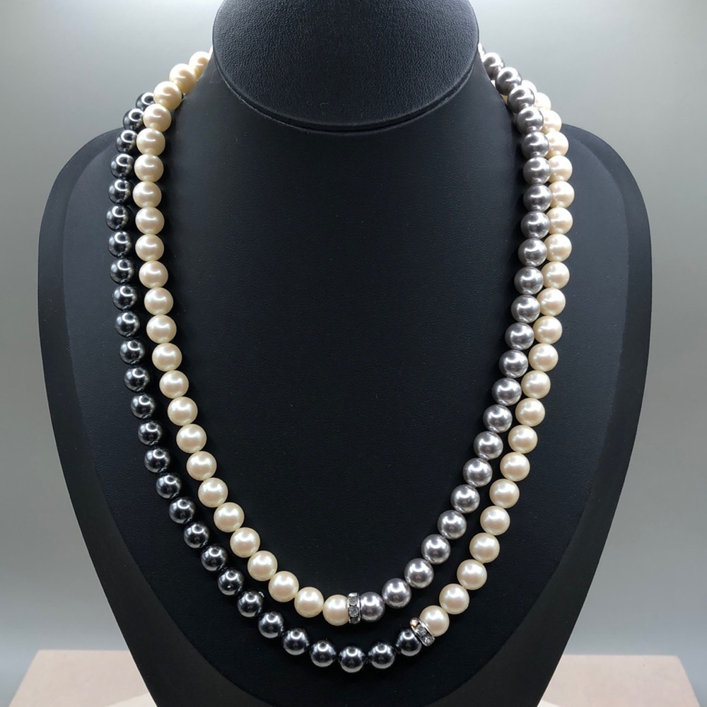 Bundle 2 monet colorblock faux pearl necklaces.